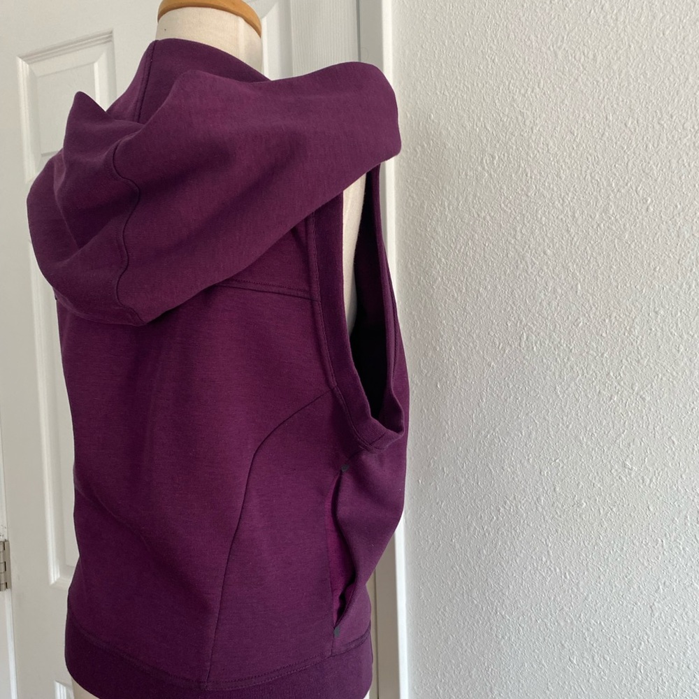 NIKE TECH FLEECE HOODED VEST - Picture 10 of 14